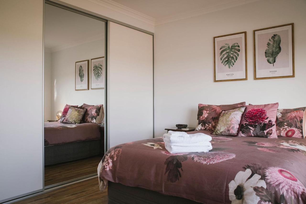 The Mains Guest House 2 Bedroom Farm Stay Corrigin Buitenkant foto