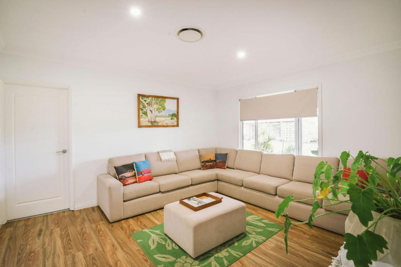 The Mains Guest House 2 Bedroom Farm Stay Corrigin Buitenkant foto